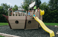 معدات الحديقة المائية الصغيرة ROHS سفينة القراصنة الخشبية مع شريحة الألياف الزجاجية